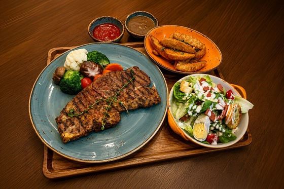 60th Anniversary - Charcoal Grilled Lamb Shoulder and Smoky Barbecue Sauce - 新山阿瑪瑞酒店